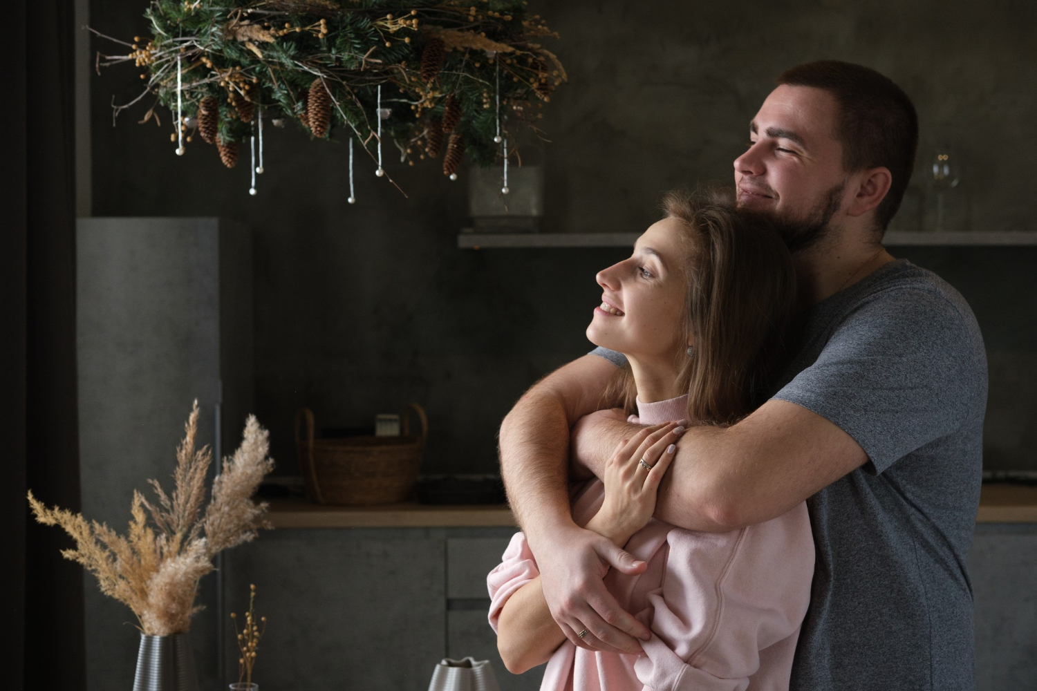 Как поддерживать страсть годами: ритуалы, разговор о желаниях и мягкая новизна, которая укрепляет интимность без стресса